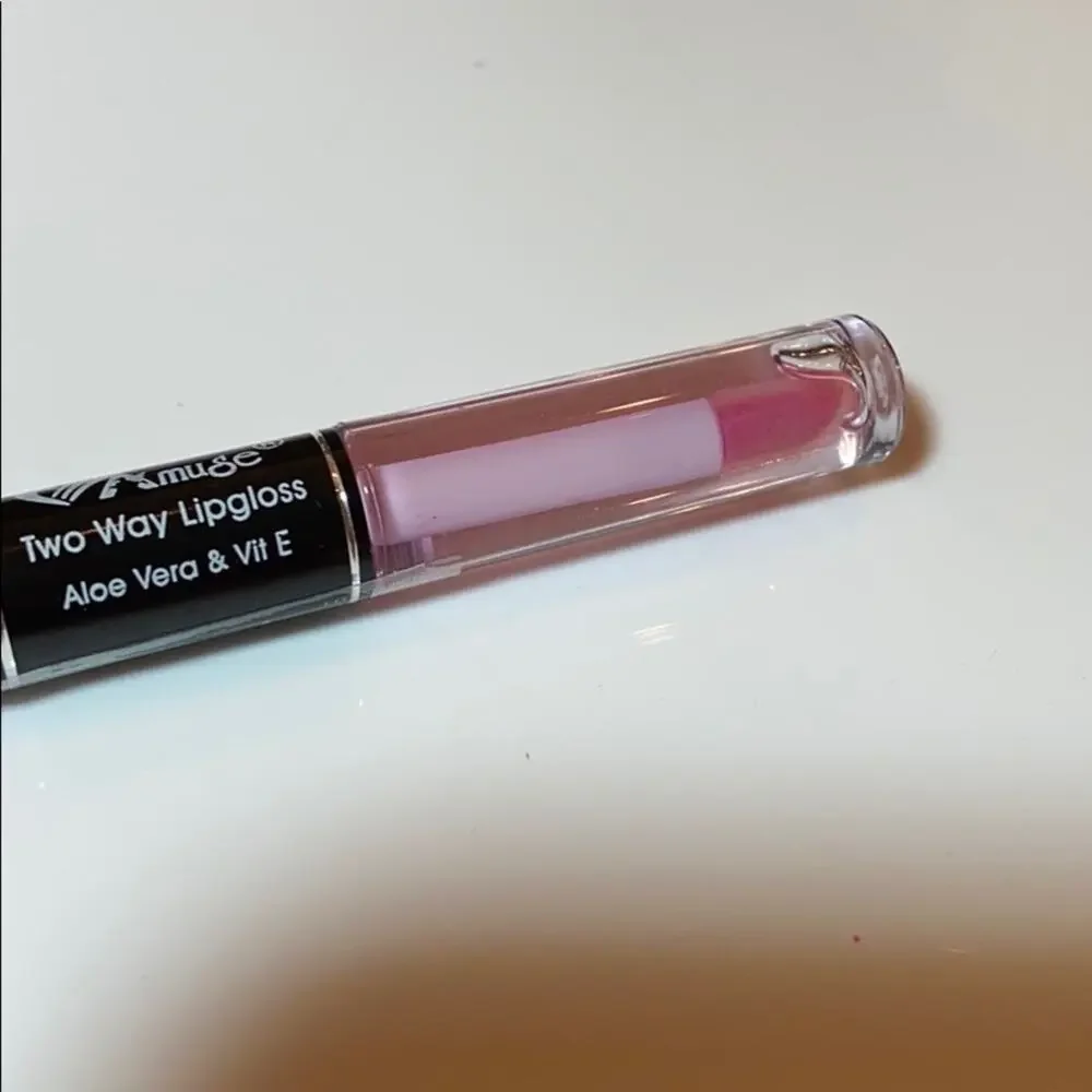 Amuse 2-Way LIP GLOSS DUO Aloe Vera Vitamin E Pink Color Clear Shine 6280-2 NEW